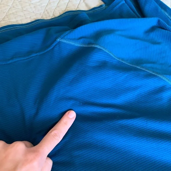 Patagonia Men's Blue Lightweight Long-Sleeved Capilene Baselayer Quarter Zip - Picture 4 of 4